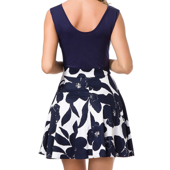 NWT Navy & White Floral Dress - Picture 3 of 4